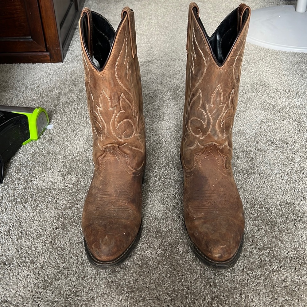 Mens Cowboy boots, size 10D